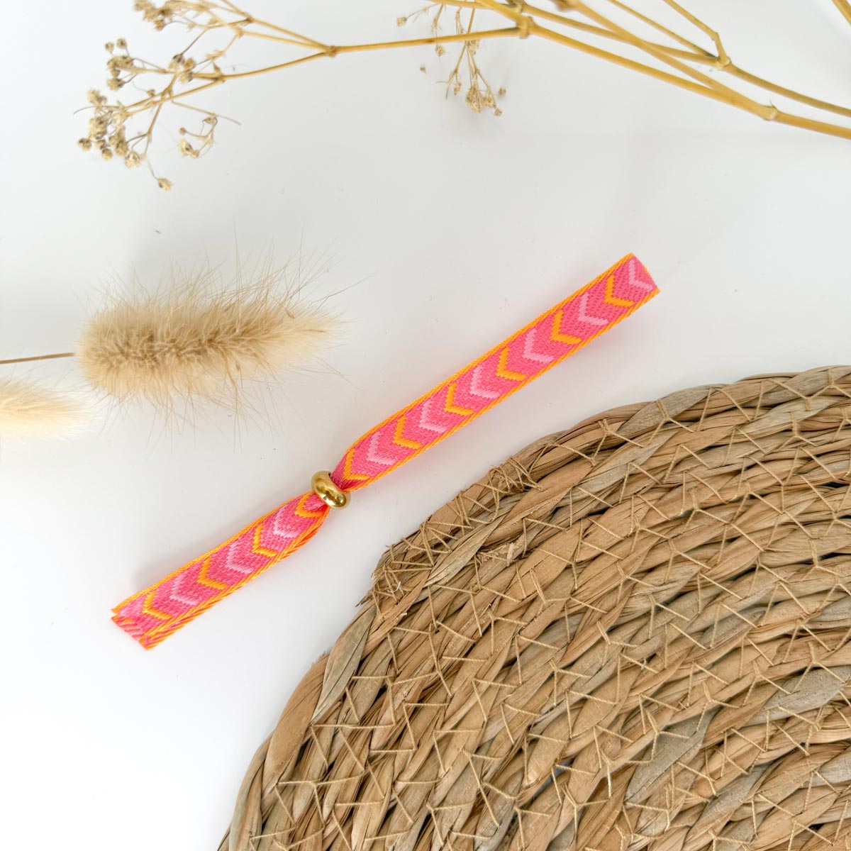 ibiza armband roze geel pijlen